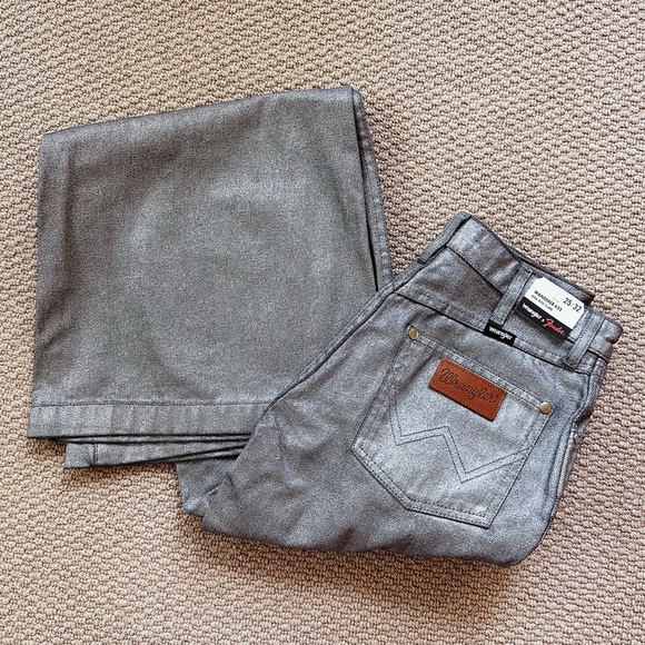 EVERYTHING MUST GO! Wrangler X Fender Metallic Wanderer Flare Jeans - Picture 4 of 7